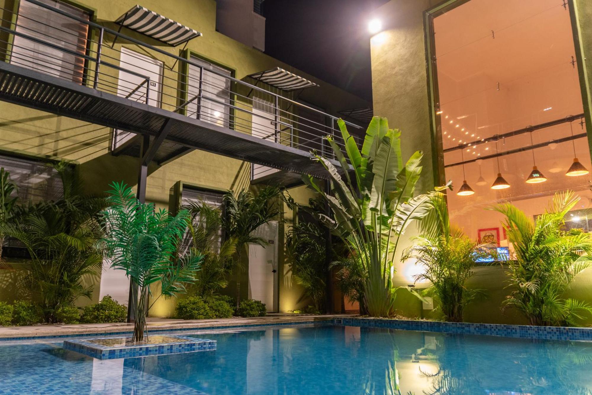 Oasis Tropical Hotel — Photos 1